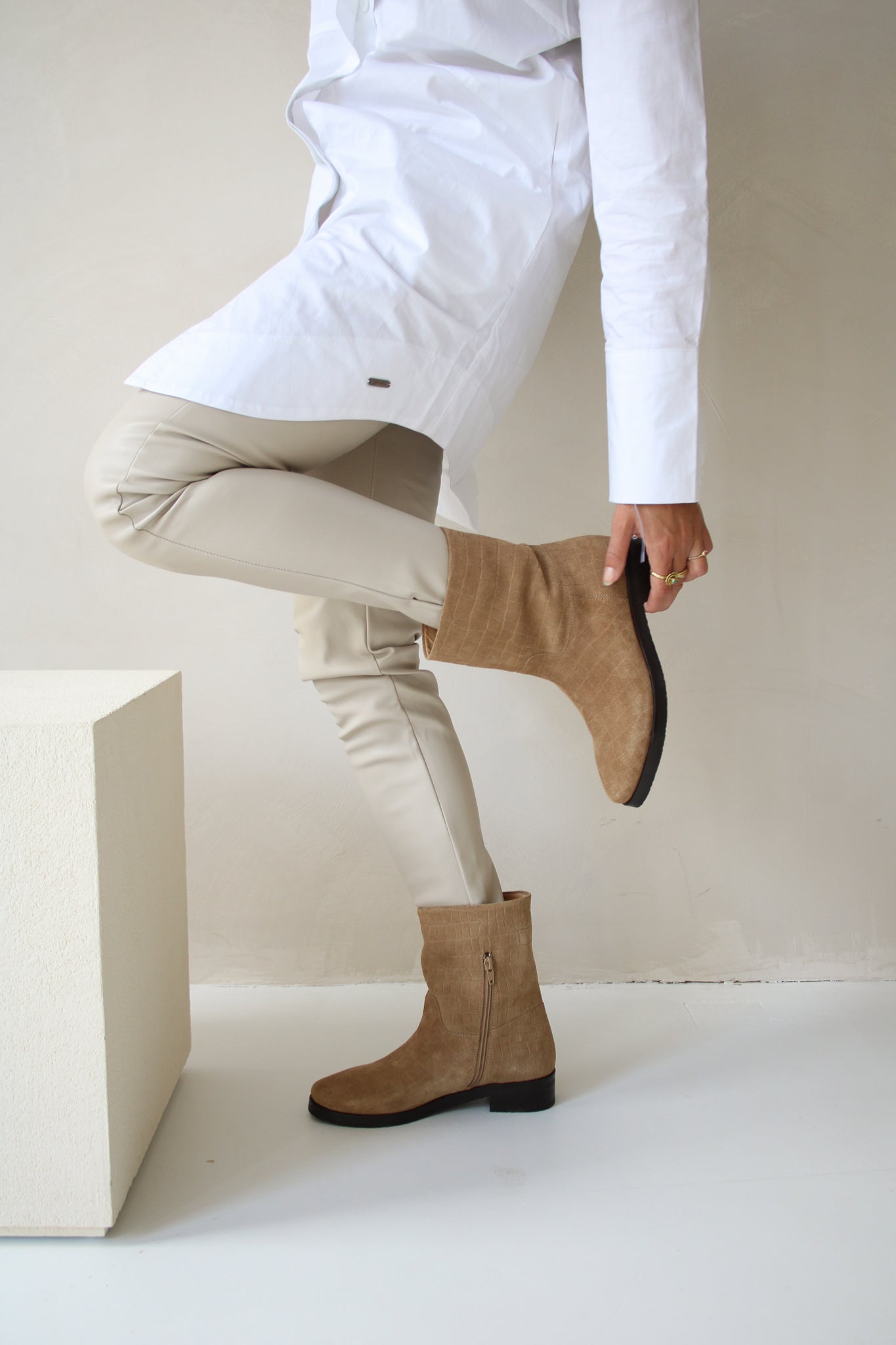 Zoya midcut boots in Croco Tobacco