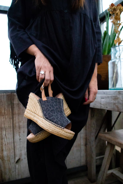 Lynn Leo wedge espadrilles in Brown