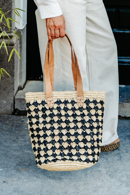 Reza basket bag in raffia | Black & natural