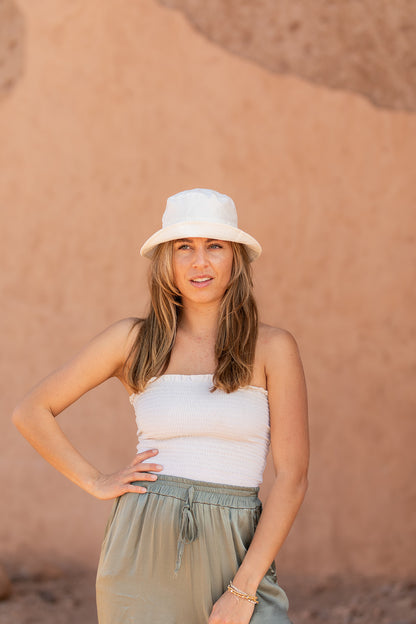 Bucket hat in Off white