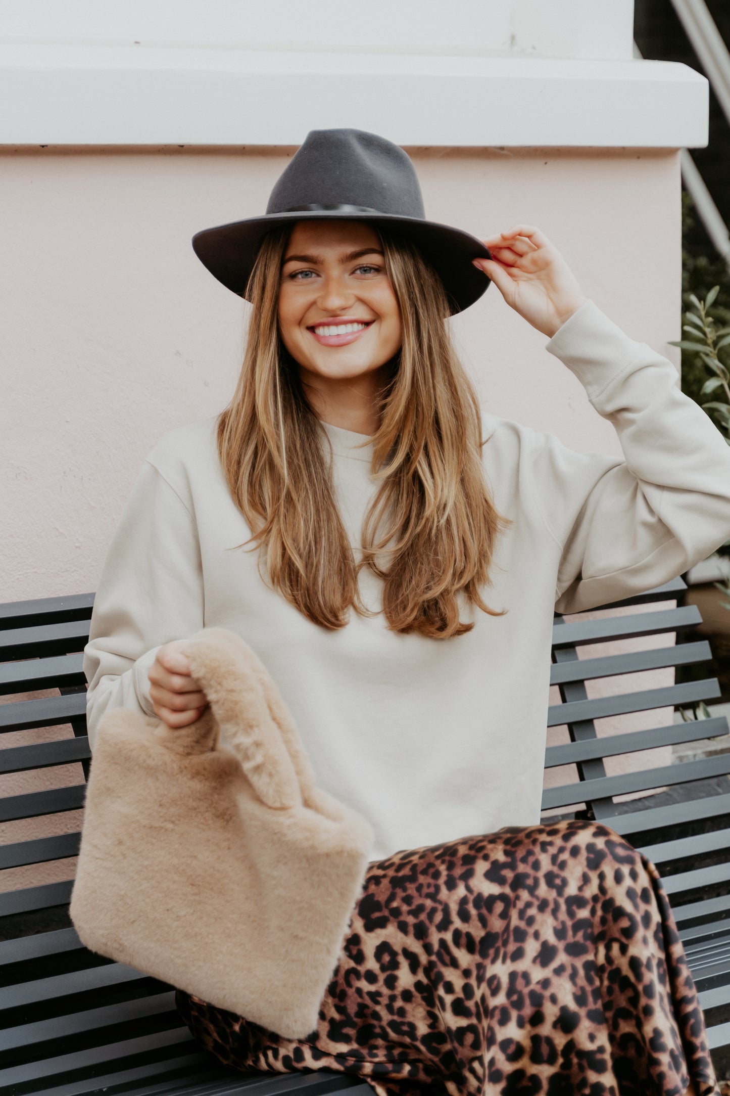 Sweater long sleeve in Beige | Feliz