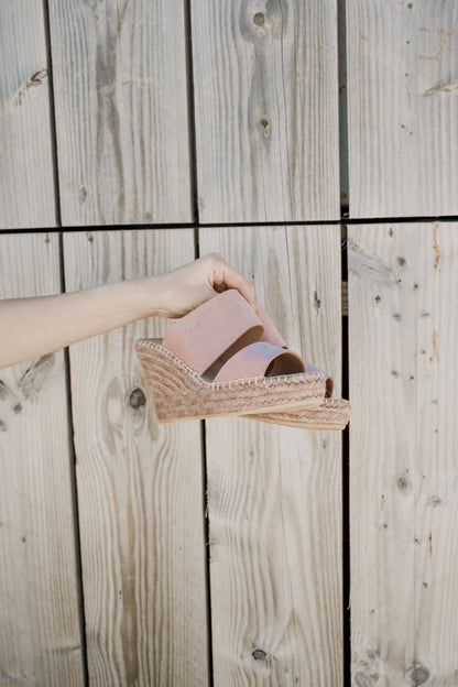 Liv Bi clr wedge espadrilles in Dune