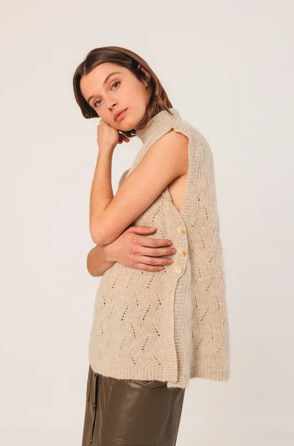 Pull over ajour knit in Beige | Indi & Cold