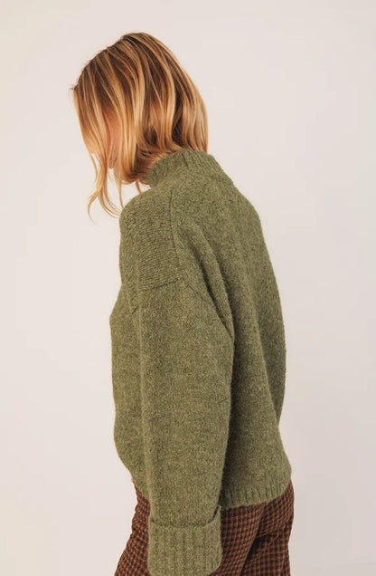 Chunky knitted sweater with a turtle neck in Green | Indi & Cold
