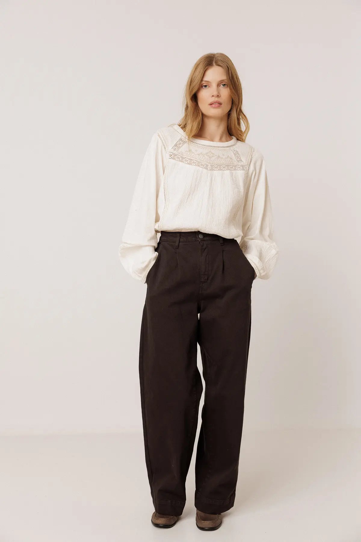 Indi & Cold Relaxed Wide-Leg Cotton Twill Pants in Brown