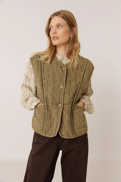 Indi & Cold Cotton Quilted Gilet in Khaki