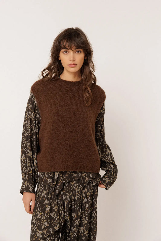 Indi & Cold Sleeveless Knit Vest in Brown