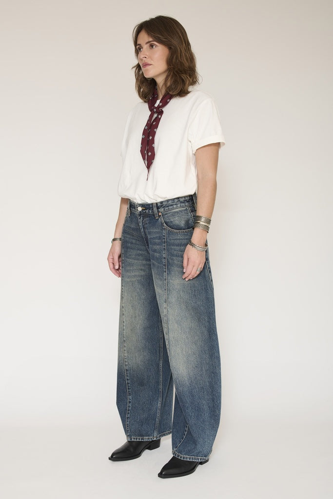 MKT Studio Carter Authentic Barrel Jeans in Blue