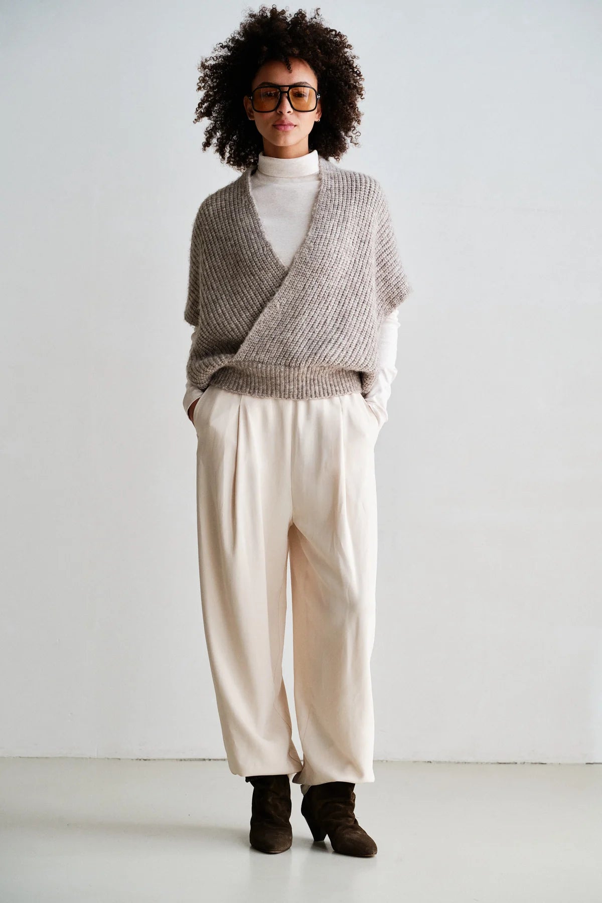 Penn & Ink Sleeveless Knit Sweater in Light Brown Melange