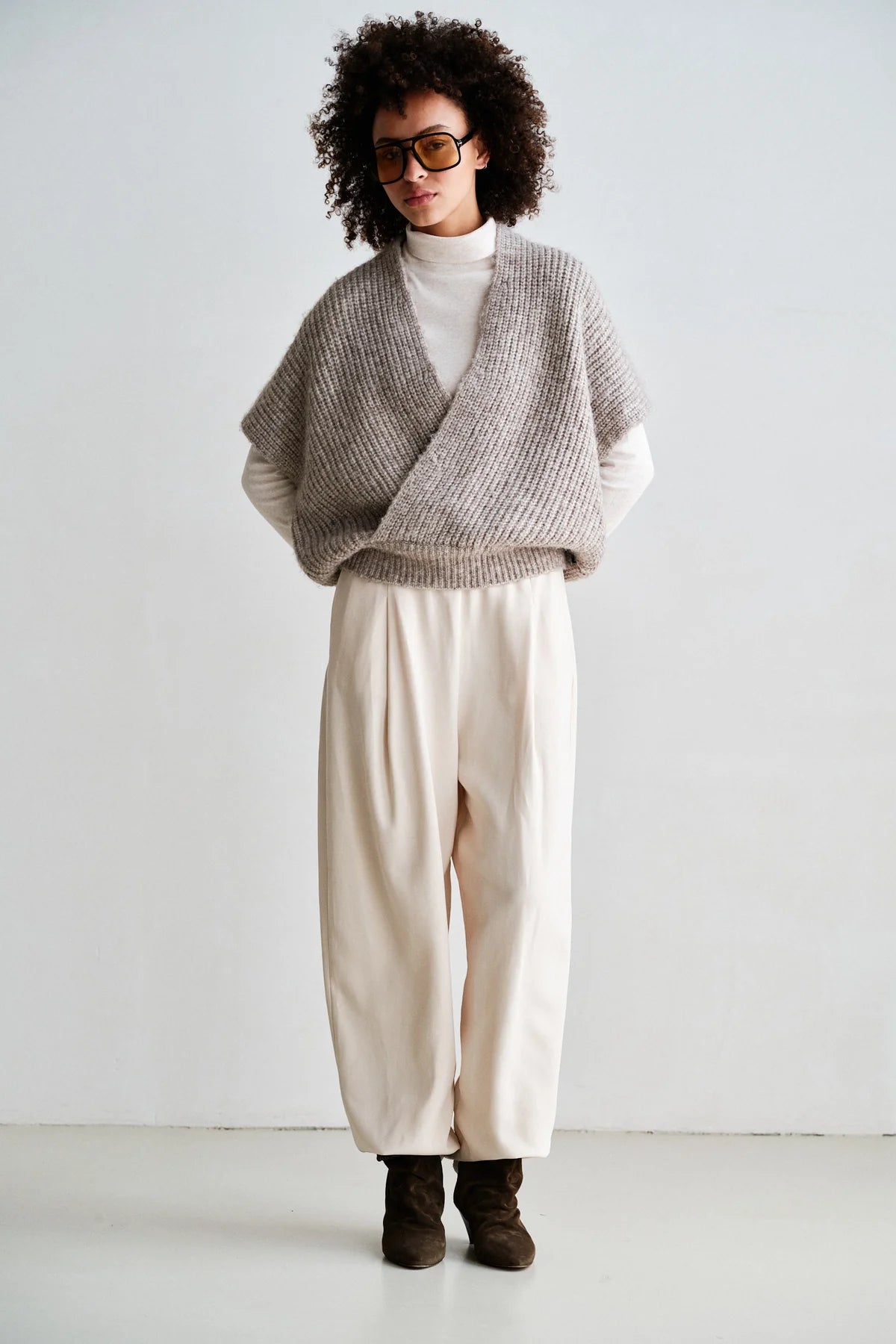 Penn & Ink Sleeveless Knit Sweater in Light Brown Melange