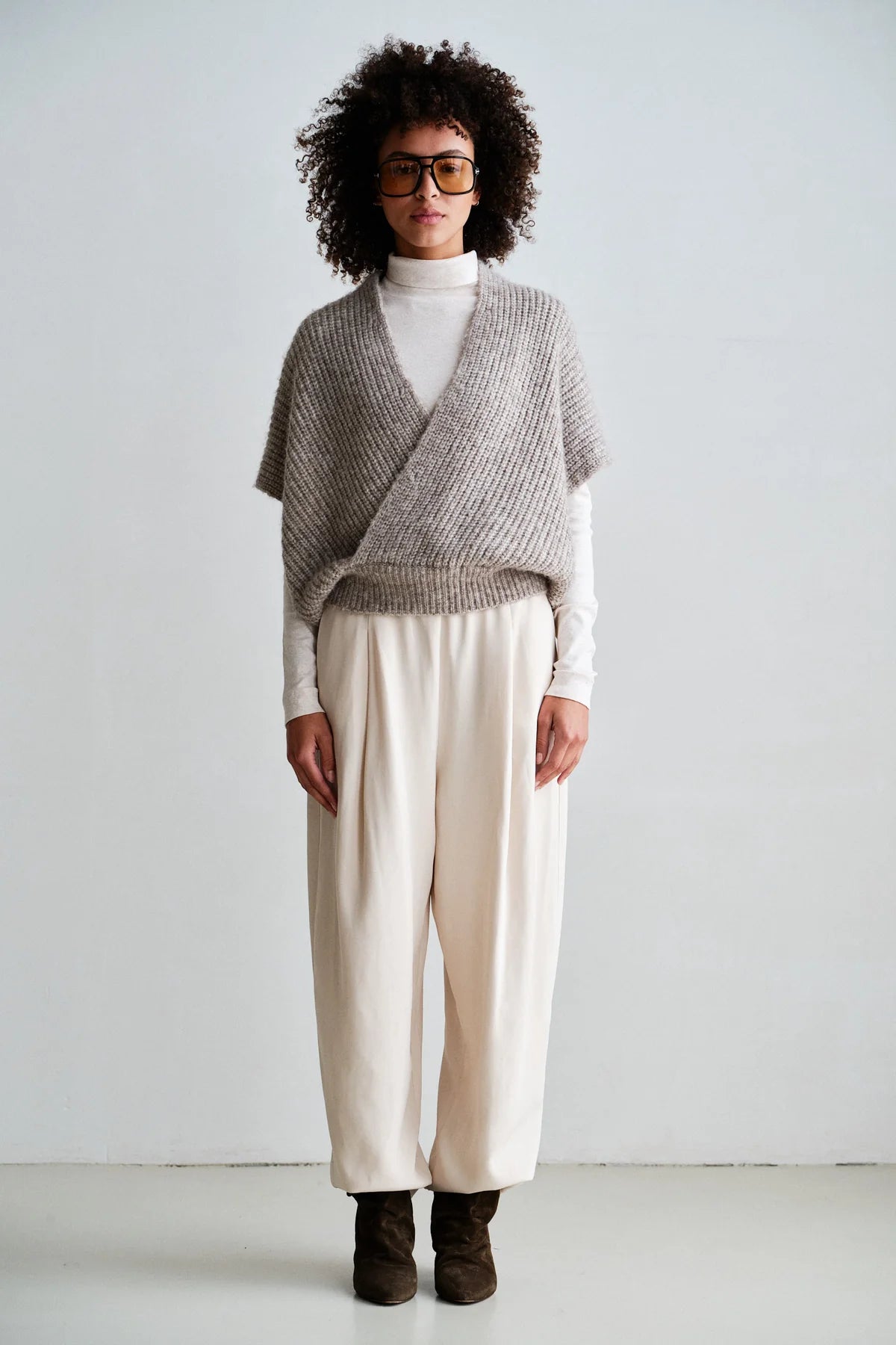 Penn & Ink Sleeveless Knit Sweater in Light Brown Melange